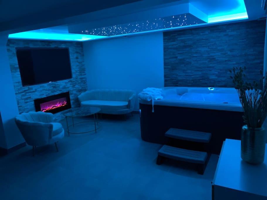 Sandspa Logement Avec Jacuzzi Orange  Luaran gambar