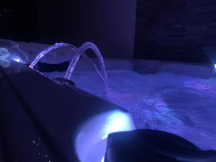 Sandspa Logement Avec Jacuzzi Orange  Luaran gambar